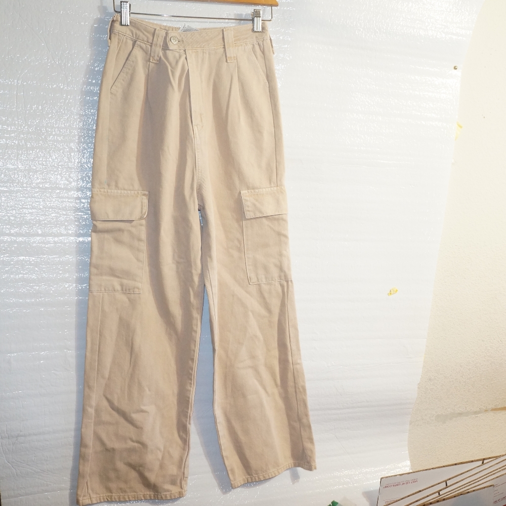 Zara High Rise Straight Cargo Cream pants - Picture 2 of 5